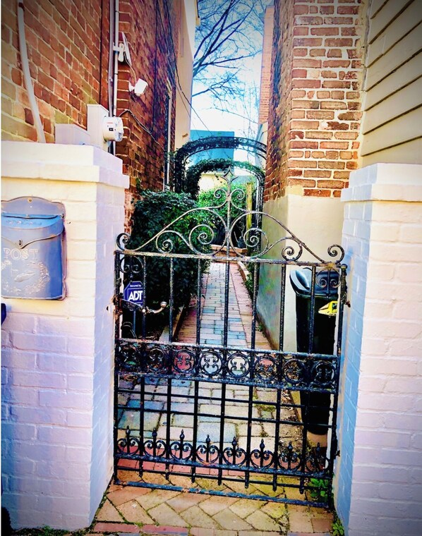 Exterior detail - Charming Historic 3-bedroom Estate in Downtown Annapolis (Annapolis)