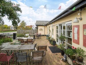House | Outdoor dining - Holiday Home With Nature View (Gørlev)