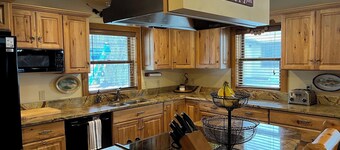 3 bedroom cottage on the NW side of Burt Lake