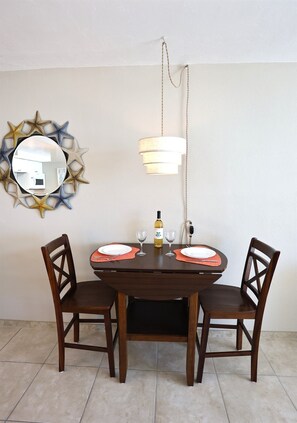 Dining - Casa Playa Resort #102 King Suite Beach Front - "Starfish" (Fort Myers Beach)