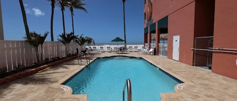Beheizter Pool