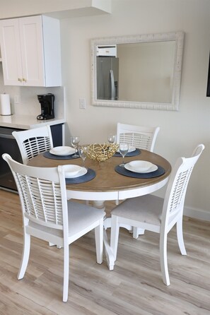 Dining - Casa Playa #401 Beach Front - Beachfront Bliss (Fort Myers Beach)