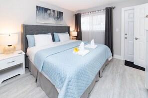 Suite, 1 kingsize-seng med sovesofa, terrasse | Skrivebord for bærbar PC og wi-fi (inkludert)