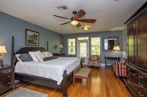 5 bedrooms, iron/ironing board, WiFi, bed sheets
