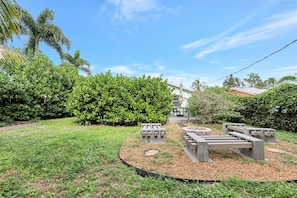 Property grounds - Coastal Comfort 4BR in Stuart FL (Stuart)