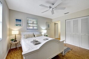 3 bedrooms, desk, iron/ironing board, WiFi