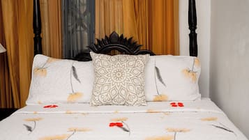 3 habitaciones, tabla de planchar con plancha, wifi y ropa de cama