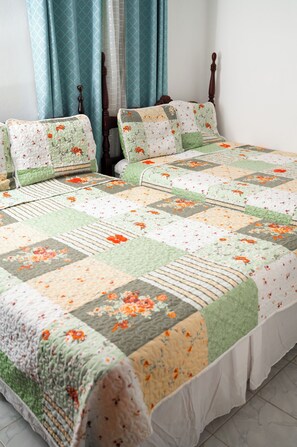 3 bedrooms, iron/ironing board, WiFi, bed sheets