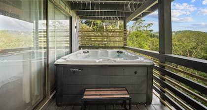 Modern Cabin with Mountain Views