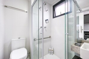 Eenvoudige studio | Badkamer