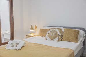 2 chambres, fer et planche à repasser, Wi-Fi gratuit, draps fournis