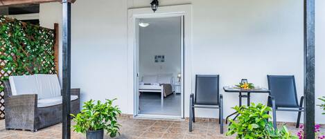 屋外ダイニングエリア