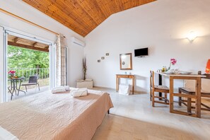1 habitación, tabla de planchar con plancha, wifi gratis y ropa de cama 