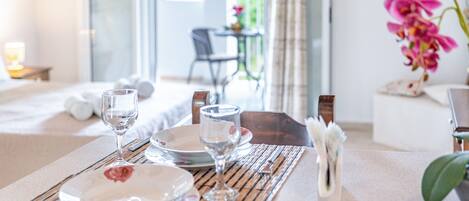 1 chambre, fer et planche Ă repasser, Wi-Fi gratuit, draps fournis