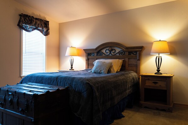 3 chambres, coffres-forts dans les chambres, bureau