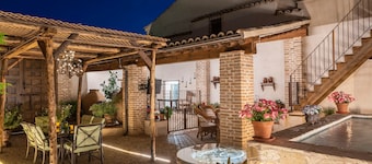 Holiday Home 'Casa Rural 5 Estrellas El Baluarte' with Private Pool and Wi-Fi