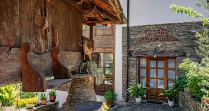 Apartment 'Apartamentos Puente Del Narcea 2' with Mountain Views, Private Terrace and Wi-Fi