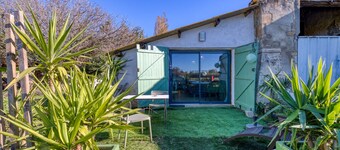 Studio Apartment 'Lovestudio Spa Privé Arles Campagne' with Private Terrace and Shared Garden