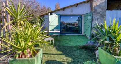 Studio Apartment 'Lovestudio Spa Privé Arles Campagne' with Private Terrace and Shared Garden