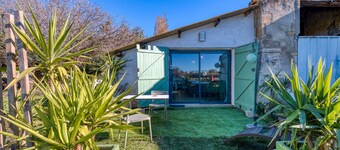 Studio Apartment 'Lovestudio Spa Privé Arles Campagne' with Private Terrace and Shared Garden