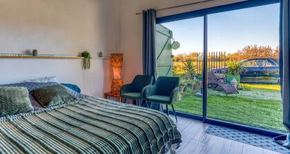 Studio Apartment 'Lovestudio Spa Privé Arles Campagne' with Private Terrace and Shared Garden