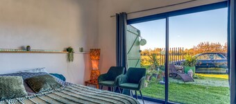 Studio Apartment 'Lovestudio Spa Privé Arles Campagne' with Private Terrace and Shared Garden