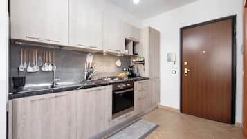 Kühlschrank, Ofen, Herdplatte, Geschirrspüler
