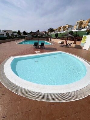 Pool - Vacation Apartment 'Bungalow Mit Meerblick Und' with Sea View, Shared Pool and Wi-Fi (Castillo Caleta de Fuste)