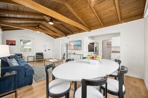 Dining - Duplex home only 1 home from the Sand in W. NPB (Newport Beach)