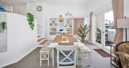 Quiet Newport Home w/ 2 Kings/Office/Walk to Ocean