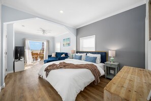 2 bedrooms, iron/ironing board, free WiFi, bed sheets - West Oceanfront Oasis 1 (Newport Beach)