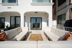 Terrace/patio - West Oceanfront Oasis 2 (Newport Beach)