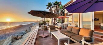 Oceanfront Family Home with Firepit on the Sand
