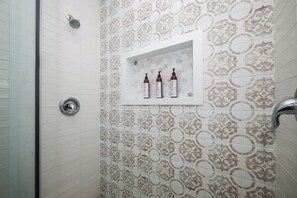 Shower, towels