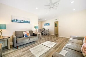 Smart TV - Charming Home Just Steps from the Beach – 2-Bedroom, Private Back Patio, & Free WiFi (Newport Beach)