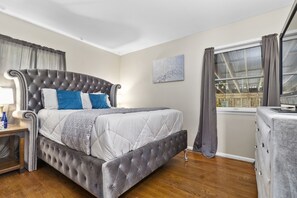 5 bedrooms, desk, iron/ironing board, WiFi
