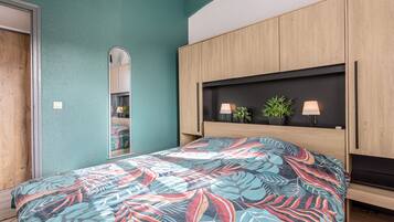 1 多间卧室、床单