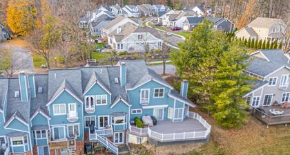 Relaxing Townhome with Resort-Style Amenities