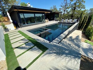 A heated pool - Luxury Designer Home with Pool, Spa, and Napa Valley Views (Angwin)