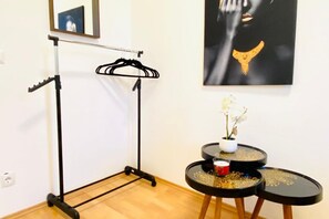 Interior - Bright 5BR Shared Apartment w Great Transport Link (Vienna)