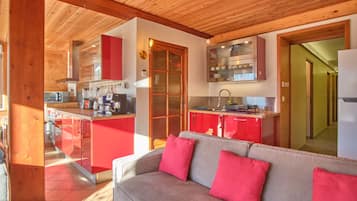 Een televisie en een dvd-speler