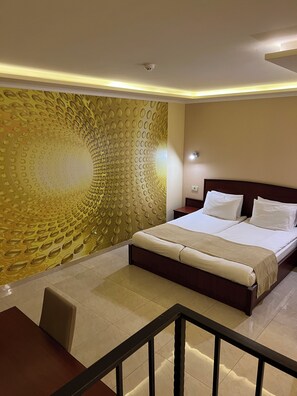 Luxury Room | Desk, laptop workspace, iron/ironing board, free WiFi - Your Home YH (Yerevan)