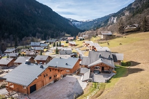 Exterior - Chalet 'Heidi - Chatel' with Mountain View, Private Terrace and Wi-Fi (Châtel)