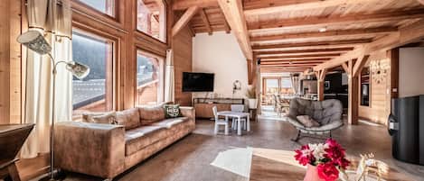 TV, fireplace, DVD player, table tennis