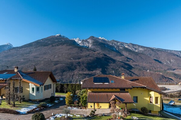 Exterior - Apartment 'Appartamento Maurizio' with Mountain View, Private Garden and Wi-Fi (Spormaggiore)