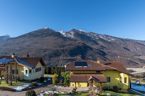 Apartment 'Appartamento Maurizio' with Mountain View, Private Garden and Wi-Fi