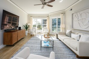 TV - Luxury, Ocean View Family Villa | Views, Bikes, Newly Remodeled (Hilton Head Island)