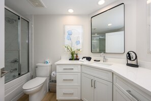 淋浴设施、坐浴桶、毛巾