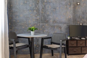 Dining - Apartment 'Casa Luna' with Balcony and Air Conditioning (Pozzallo)