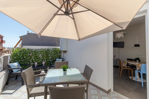 Holiday Home "La Dimora della Luna" with Sea View, Terrace and Wi-Fi